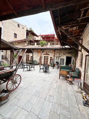 Courtyard - Tokmak Guest House (Avanos)