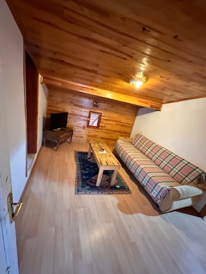 Loft (130) | Living area