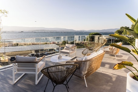 Terraza en la azotea. Hotel Leal La Sirena