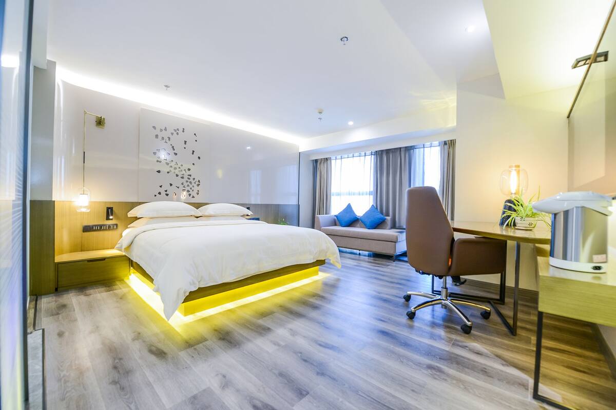 Executive Suite | Free WiFi