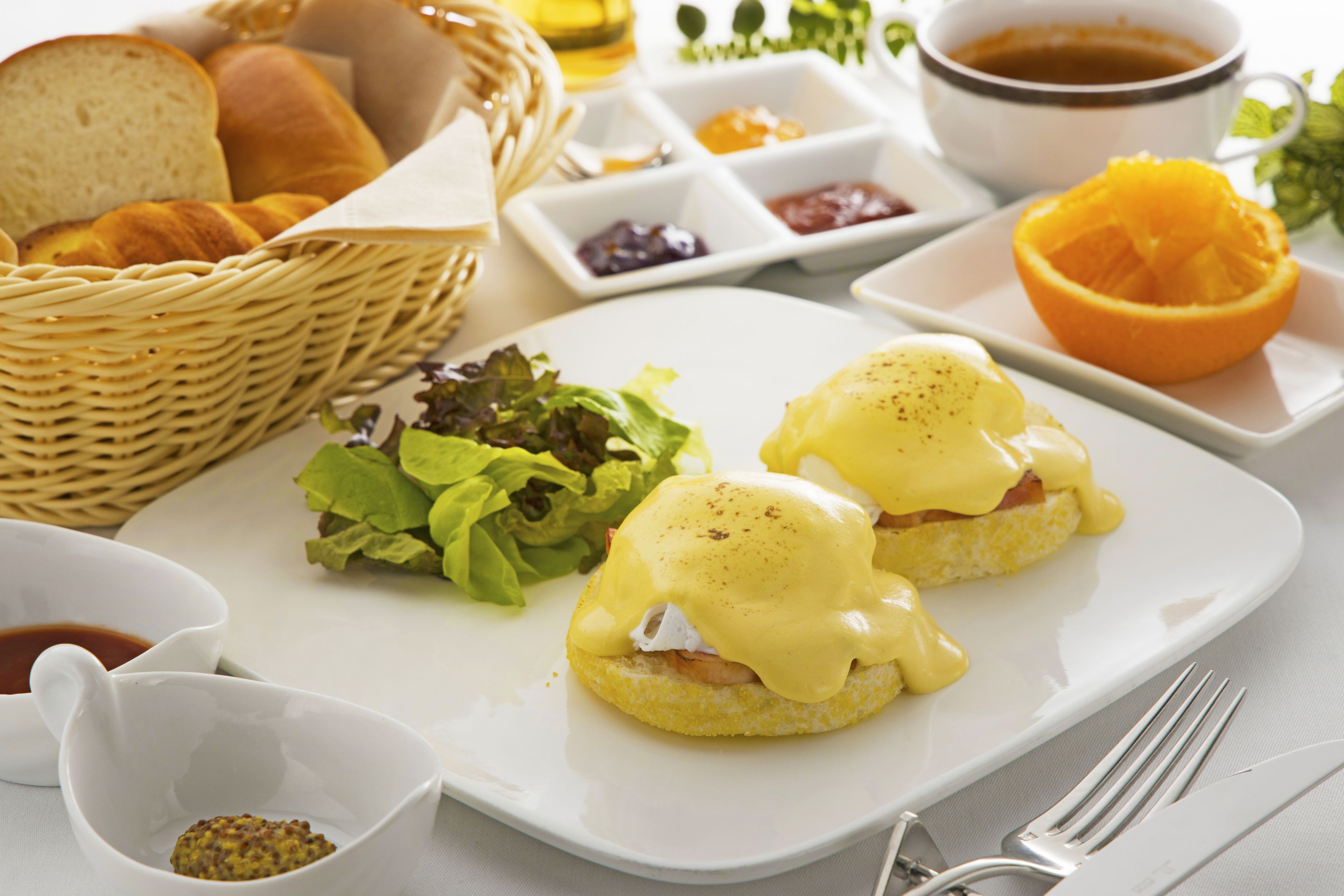 daily continental breakfast (jpy 2200 per person)