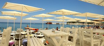 Kaftans Hotel by RRH&R