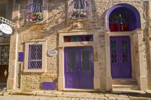 Front of property - Lusin Butik Hotel (Ayvalik)