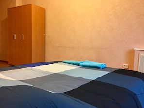 1 bedroom, iron/ironing board, free cots/infant beds, free WiFi