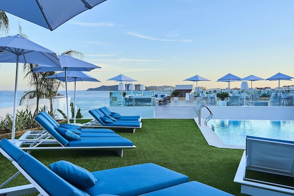 Piscine extérieure (ouverte en saison)