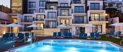 Seasonal outdoor pool