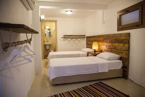 Standard-Zweibettzimmer | Verdunkelungsvorhänge, Bügeleisen/Bügelbrett, kostenloses WLAN