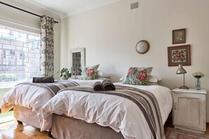 Classic Double Room (2) | 1 bedroom, premium bedding, in-room safe, desk - 800 at Merton (Pretoria)