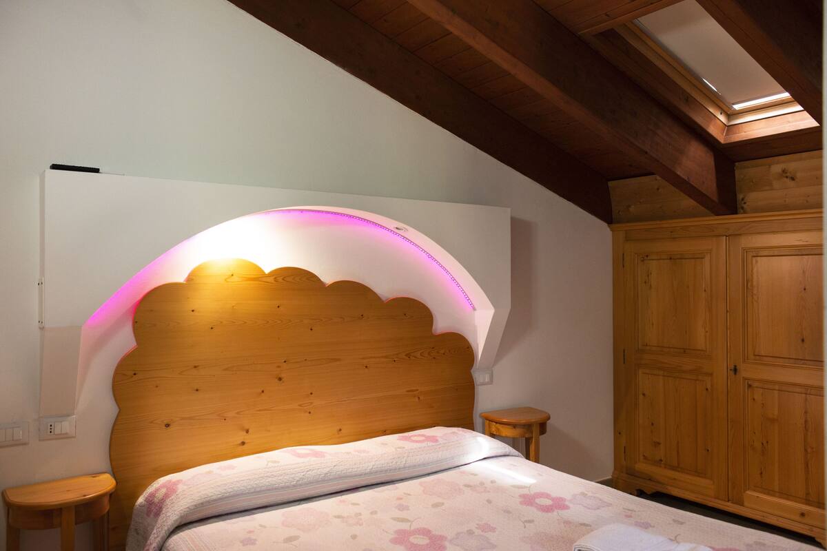 Double Room (Leopardi) | Premium bedding, desk, free cots/infant beds, free WiFi