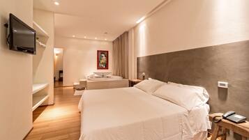 Suite | Minibar, una scrivania, insonorizzazione, Wi-Fi gratuito