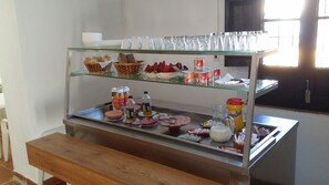 Colazione a buffet inclusa, servita tutte le mattine