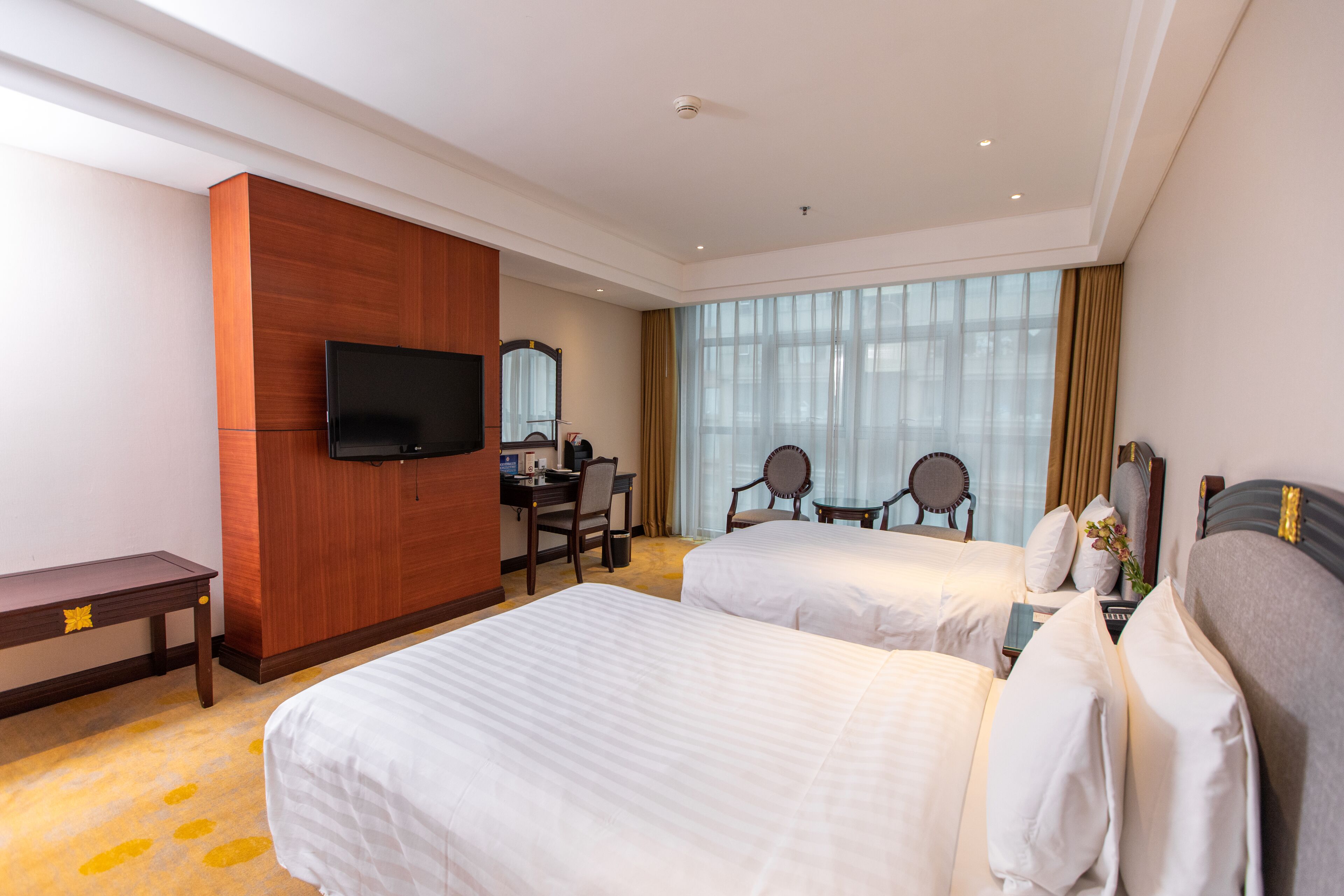 business twin room | minibar, in-room safe, desk, iron/ironing board