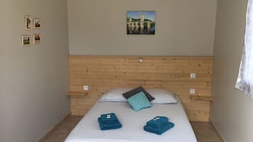 Family Room | Individually decorated, individually furnished, desk, soundproofing