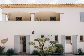 واجهة المنشأة