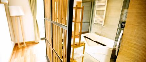 Suite with Terrace | Desk, blackout drapes, free WiFi