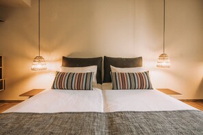 Junior Suite | 高級寢具、客房內保險箱、遮光布/窗簾、隔音