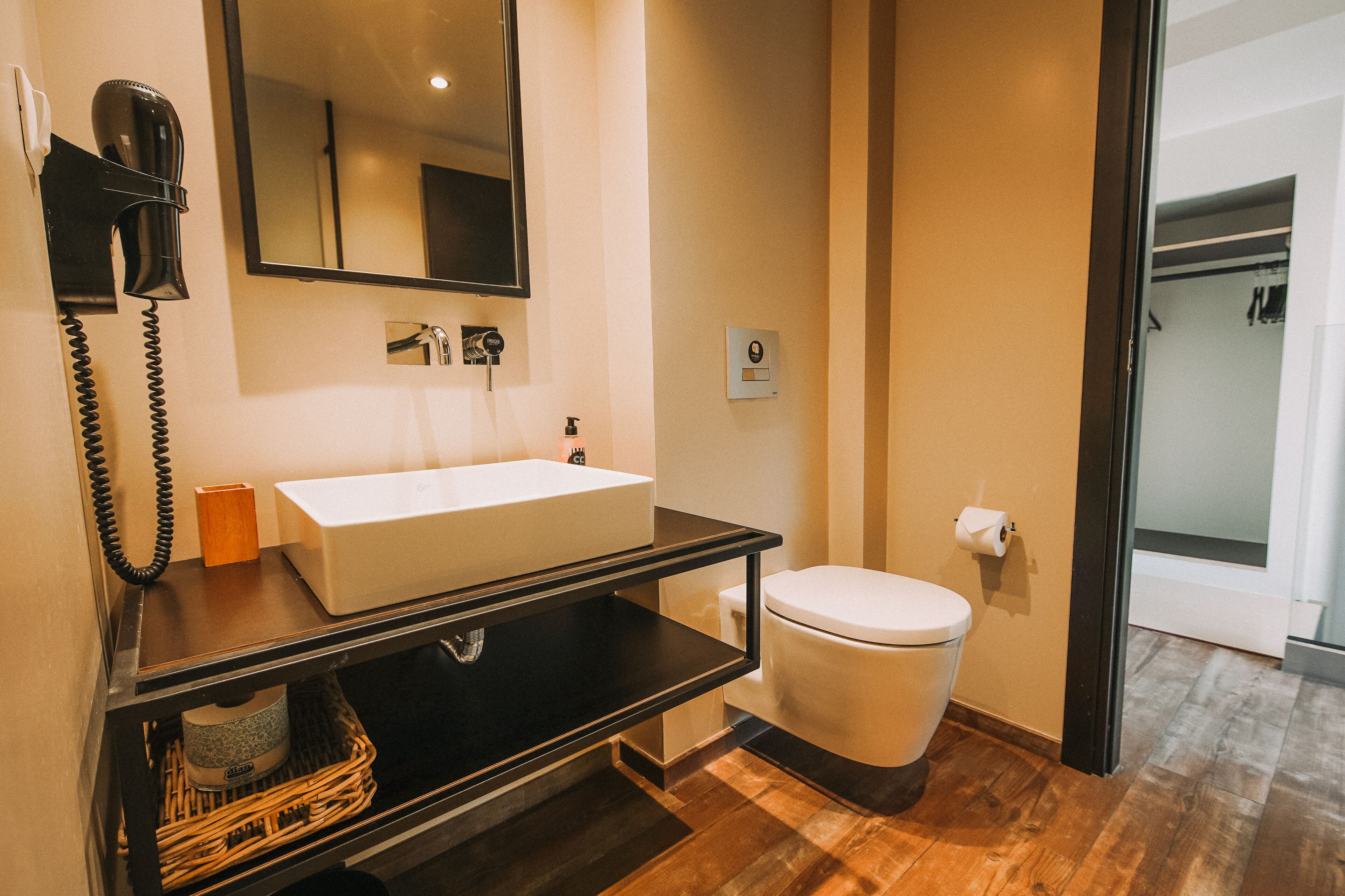 maisonette 3 bedrooms | bathroom | shower, rainfall showerhead, hair dryer, towels