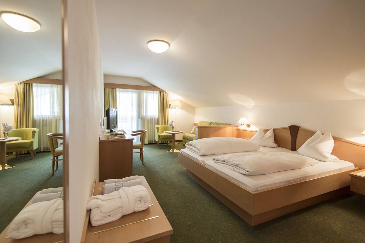 Double Room, Valley View (Type B) | In-room safe, desk, WiFi (free), bed sheets