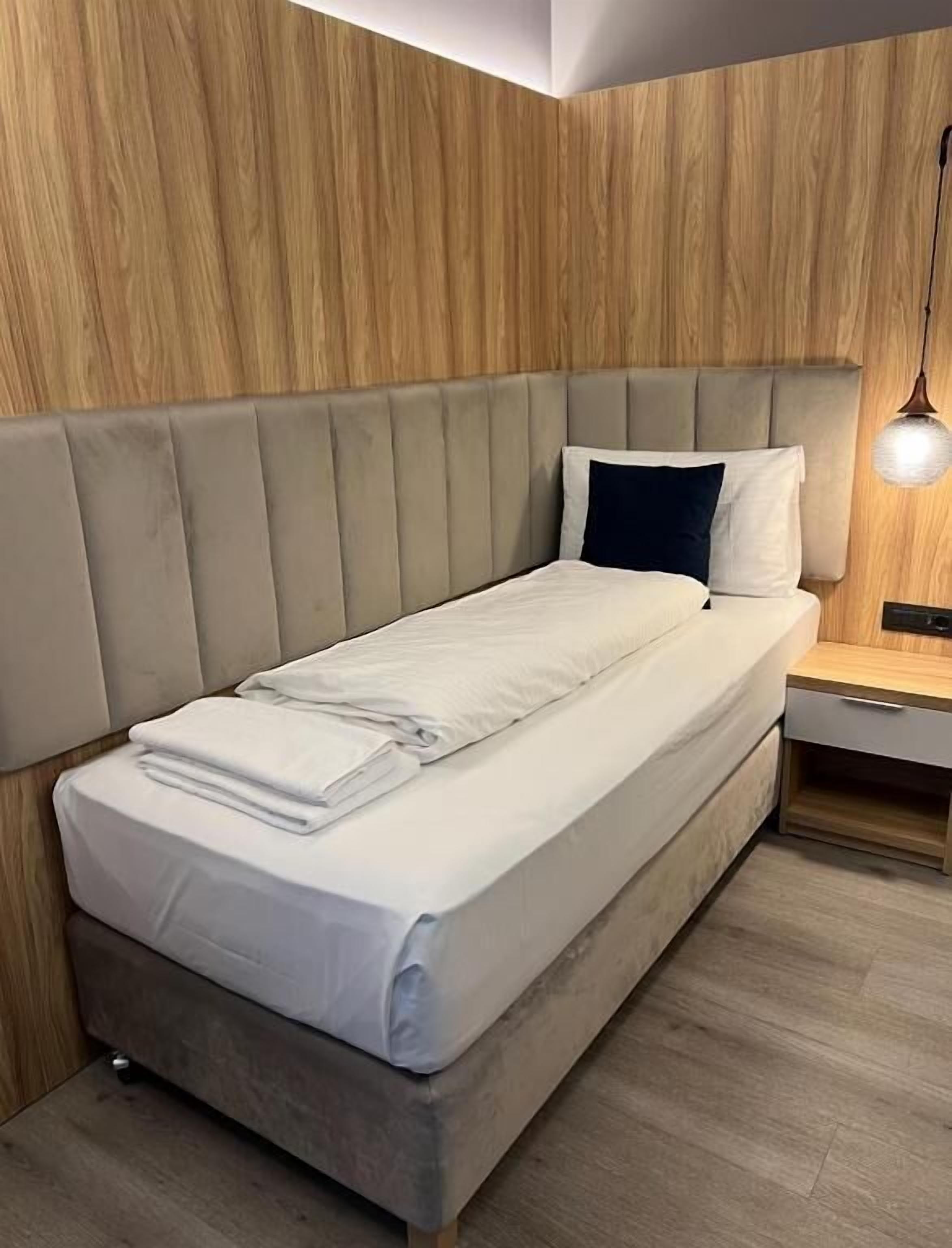 ห้องสแตนดาร์ดซิงเกิล | เครื่องนอนระดับพรีเมียม, โต๊ะทำงาน, Wi-Fi ฟรี, ผ้าปูที่นอน