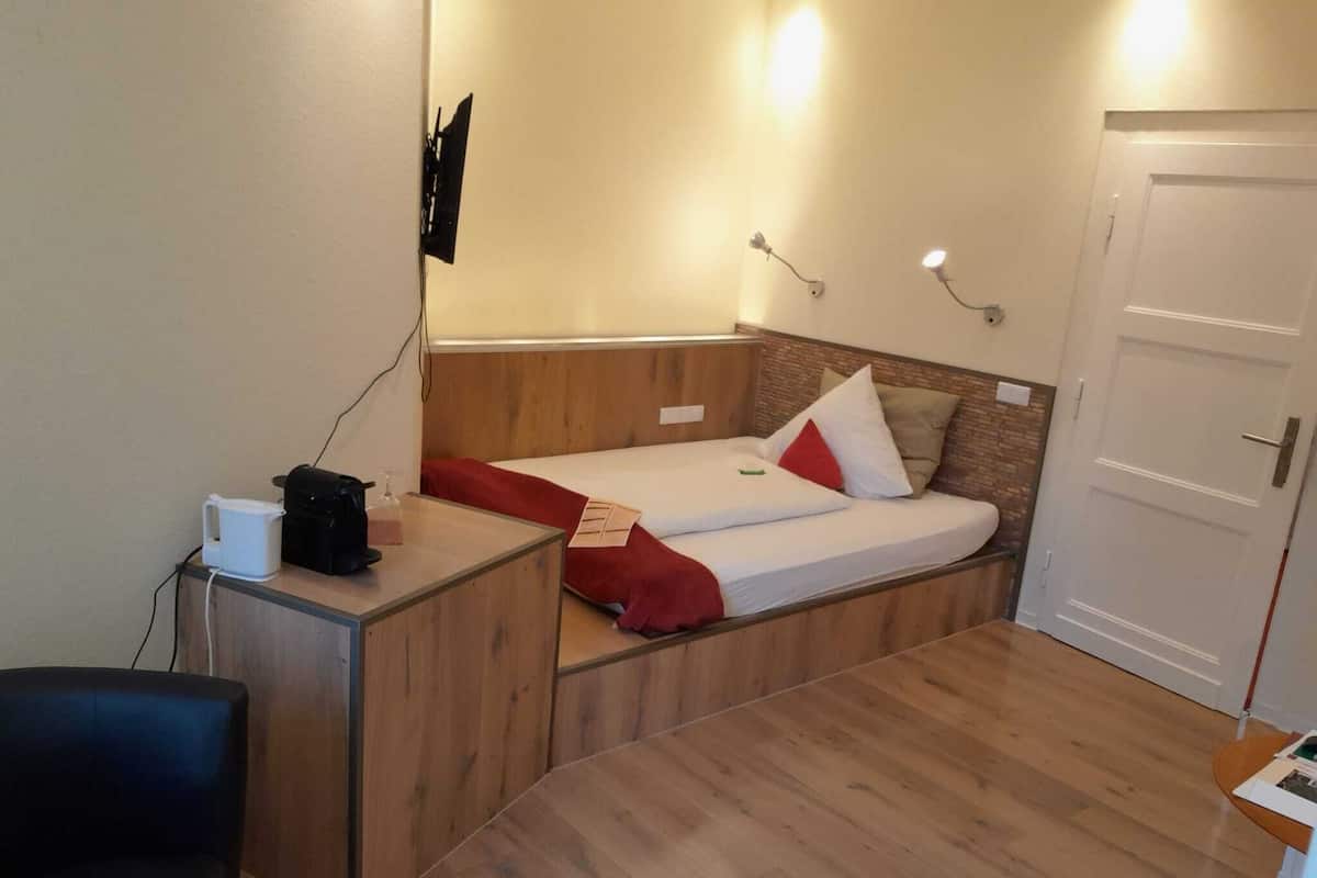 Habitación individual Confort, 1 cama Queen size | 1 habitación y ropa de cama hipoalergénica