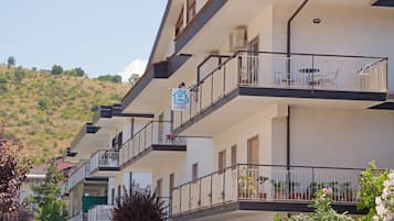 Esterni