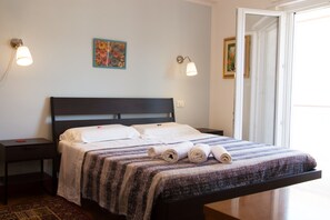 Triple Room | Premium bedding, in-room safe, desk, free WiFi - Da Fabio Bed and Breakfast (Agropoli)