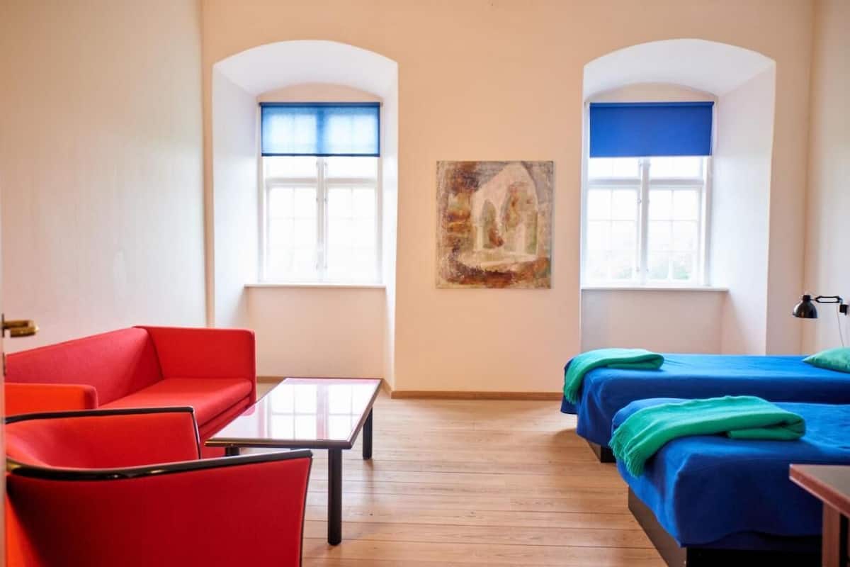 Double Room | Desk, iron/ironing board (on request), WiFi (free)