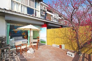 Superior-Vierbettzimmer, Bergblick | Terrasse/Patio