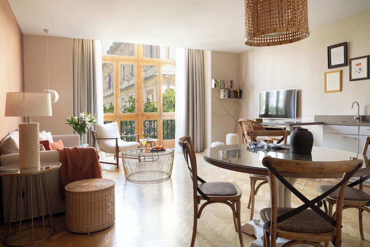 City Loft | Living area | Flat-screen TV