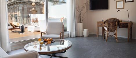 Design Penthouse, 1 Bedroom, Terrace, City View | Living area