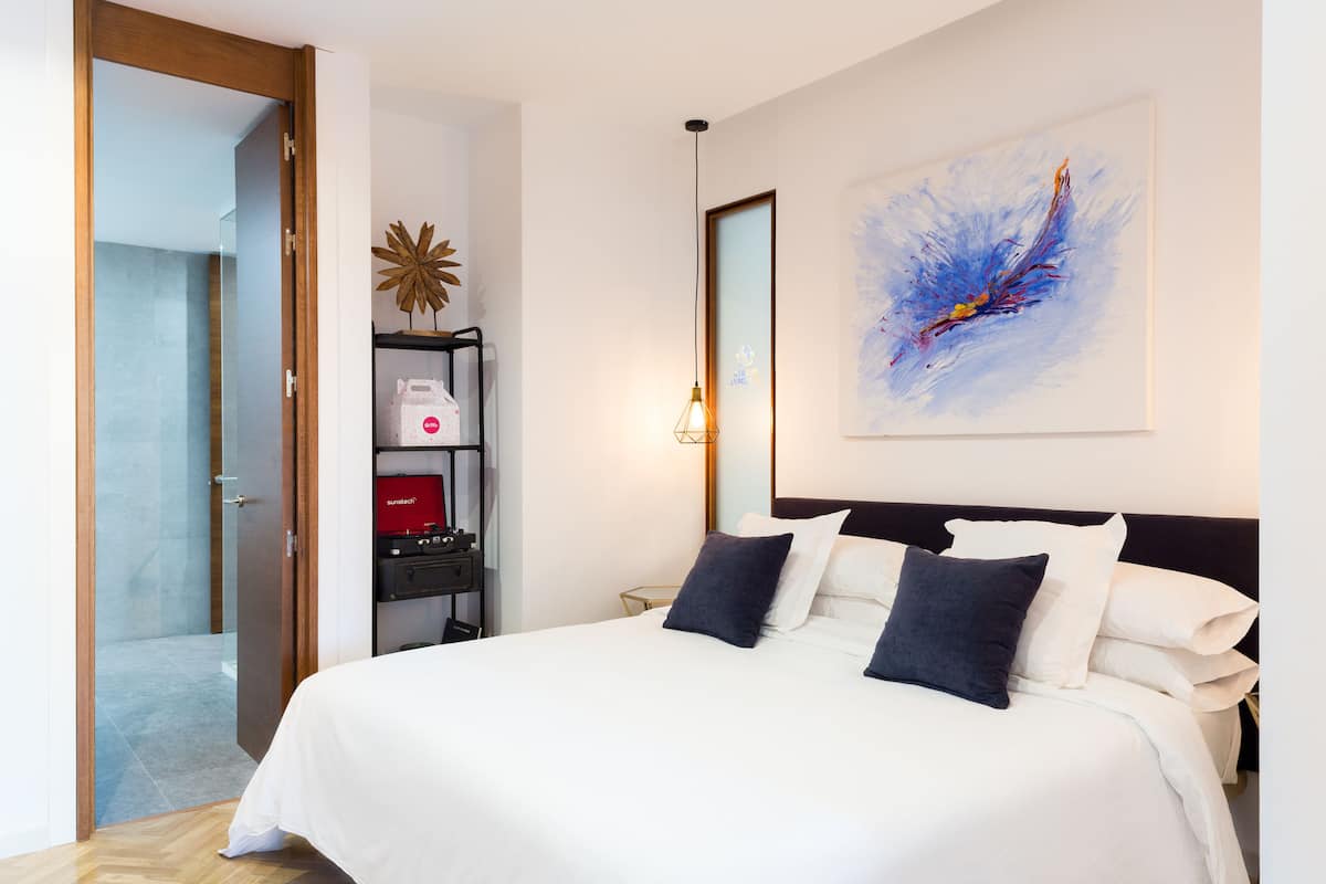 city loft | 1 bedroom, premium bedding, down duvets, in-room safe