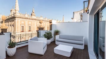 Design-Penthouse, 1 Schlafzimmer, Terrasse, Stadtblick | Terrasse/Patio