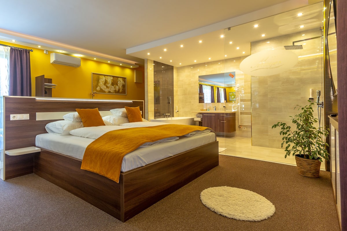 Luxury Suite | 1 bilik tidur, bar mini, peti besi dalam bilik, meja