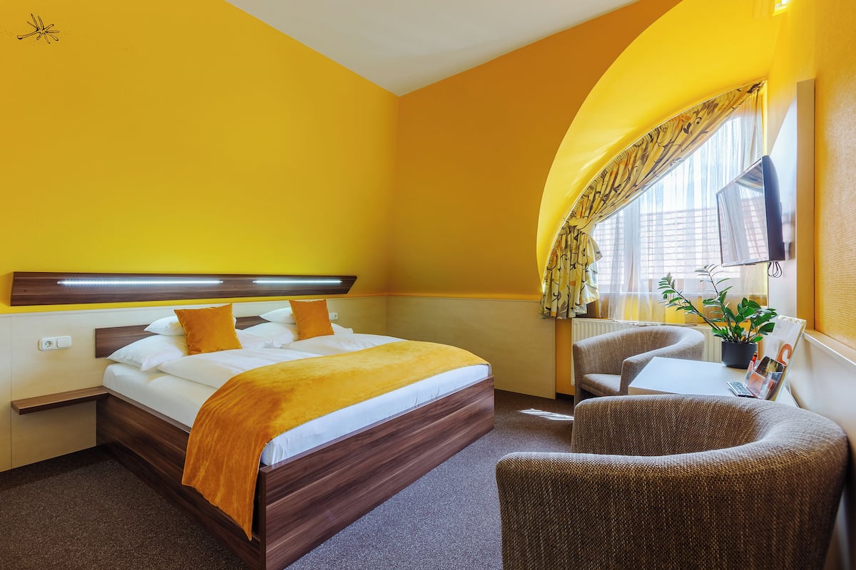 Standard Room | 1 bilik tidur, bar mini, peti besi dalam bilik, meja