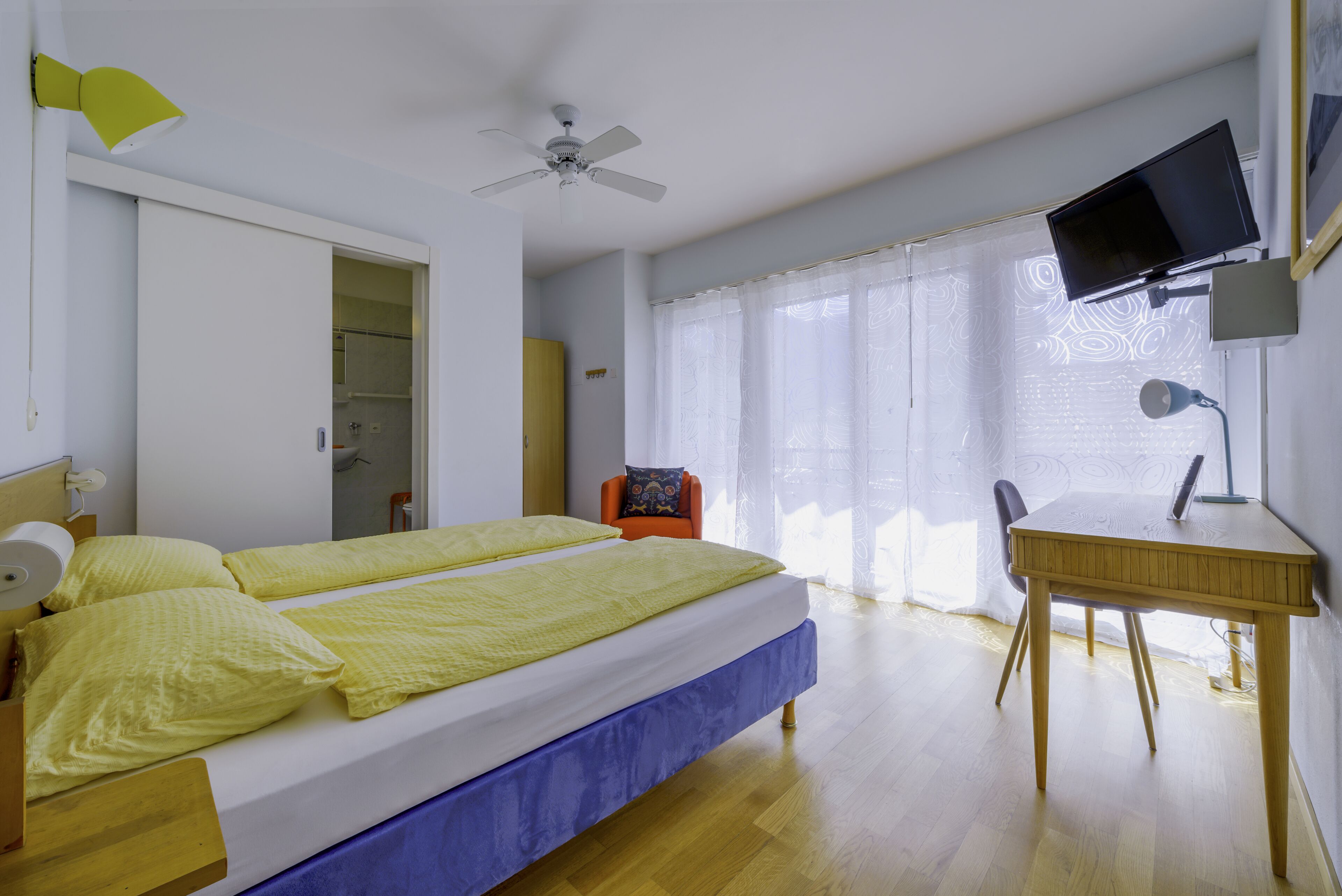 standard double or twin room | down duvets, in-room safe, desk, free wifi