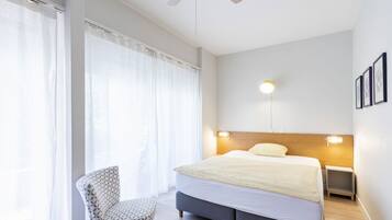 Down duvets, in-room safe, desk, free WiFi