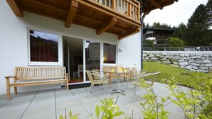 Apartment, 3 Bedrooms (incl. 140€ + 12€ pp service fee) | Terrace/patio - Appartement Tauernblick II (Kaprun)