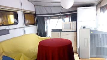 Family Mobile Home, Shared Bathroom | Free WiFi, bed sheets