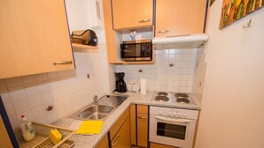 Penthouse, 1 Bedroom, Mountain View | Private kitchen - Penthouse Studio Alisa (Kaprun)