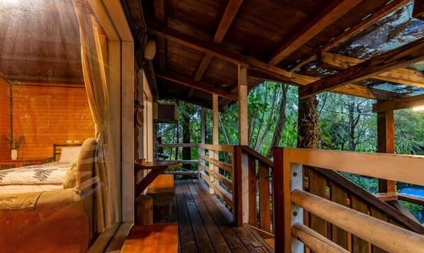 豪華四人房 | 露台/庭院