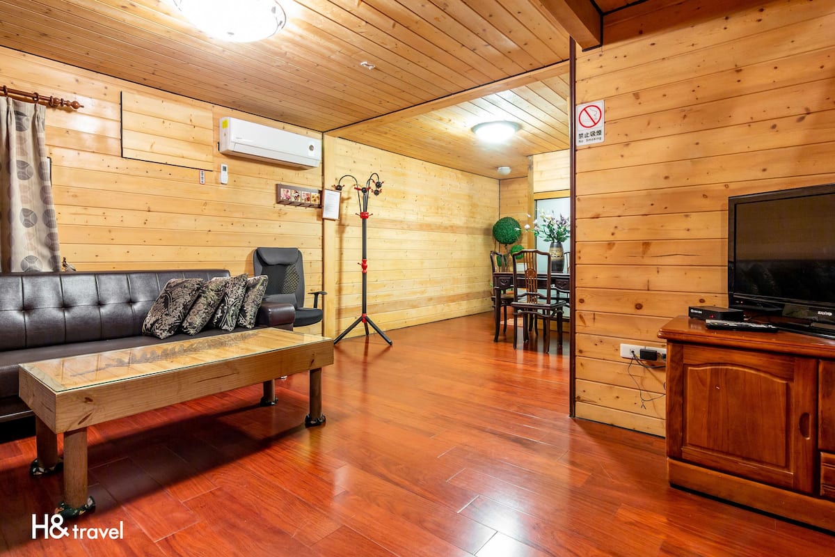 Villa, vista al jardín | 3 habitaciones, escritorio y wifi gratis