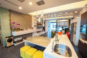 Daily local cuisine breakfast (TWD 150 per person) - Simple Sea (Magong)