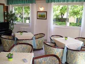 Free daily buffet breakfast - Hotel Riva (Pietrasanta)