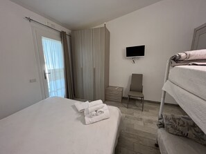 Classic Quadruple Room | Bed sheets