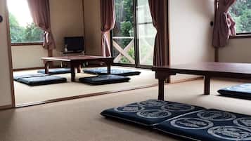 Cottage for 7-12 Guests | Living area