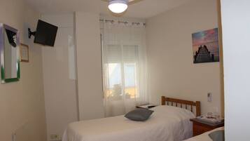 Doppel- oder Zweibettzimmer | Zimmersafe, Verdunkelungsvorhänge, Bügeleisen/Bügelbrett