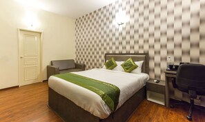 Habitación Deluxe | Escritorio, tabla de planchar con plancha y wifi gratis