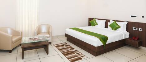 Deluxe Room | Desk, iron/ironing board, free WiFi, bed sheets