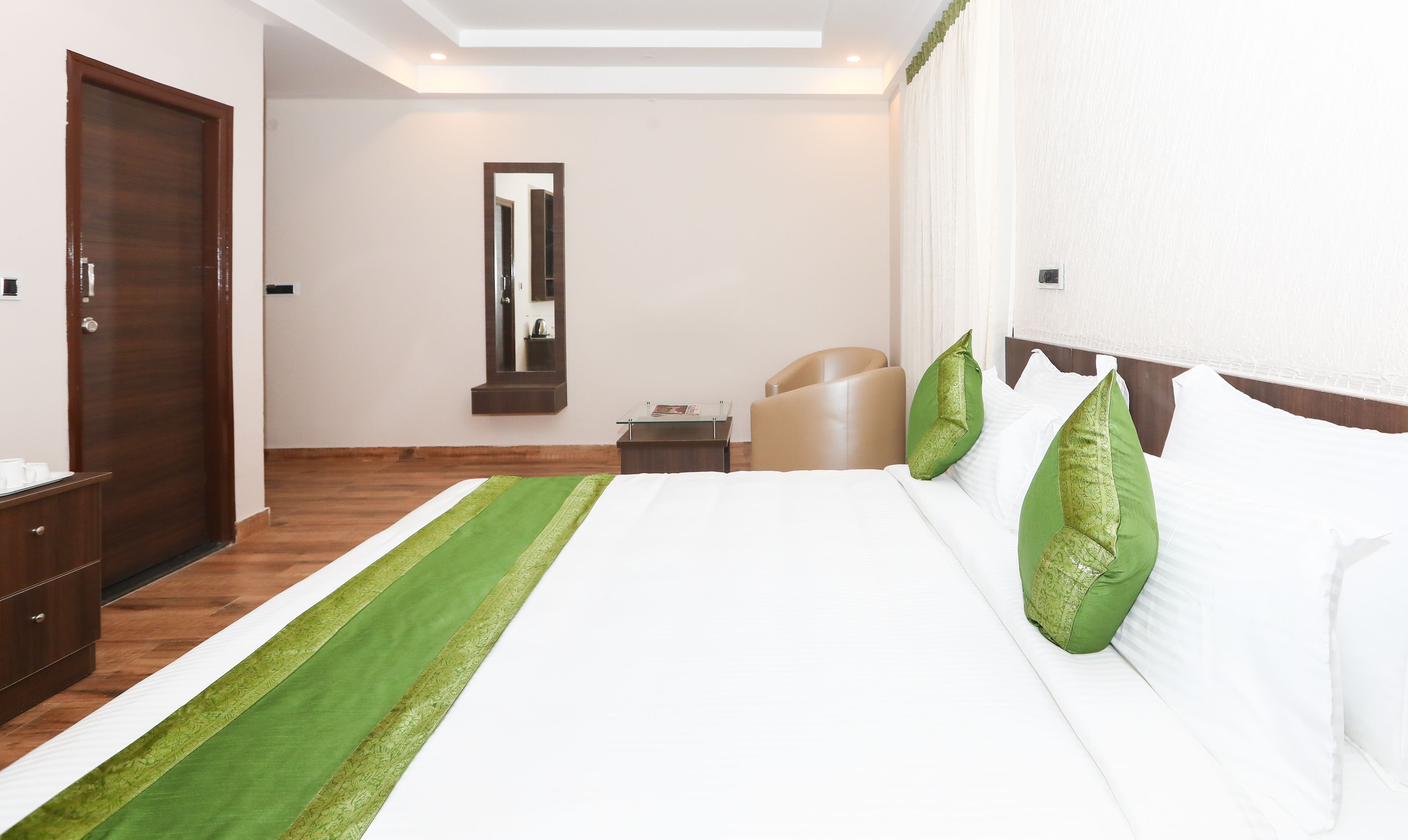 Premium Room | Desk, iron/ironing board, free WiFi, bed sheets