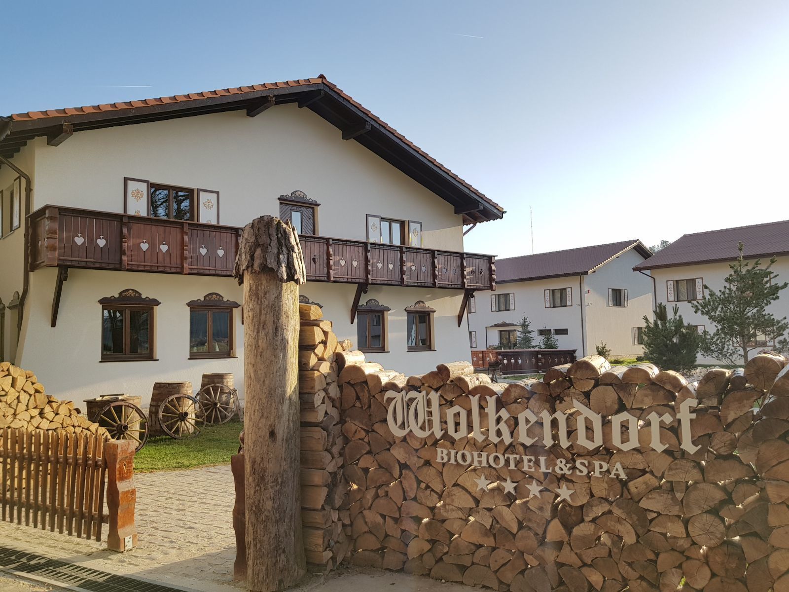 A traditional building with a sign reading "Walkendorf Biohotel & SPA".